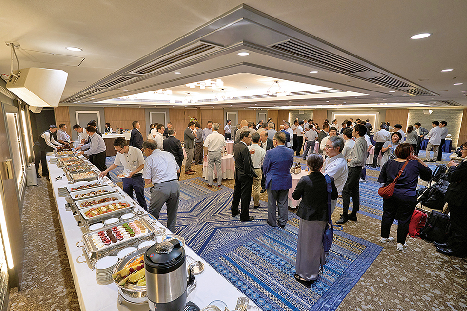 Get-acquainted Party.